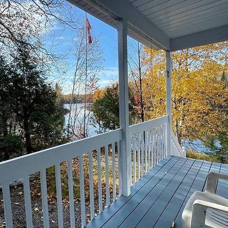Le Chalet Bleu, Aux Pieds Des Monts-Valin Saint-David-de-Falardeau Exteriér fotografie